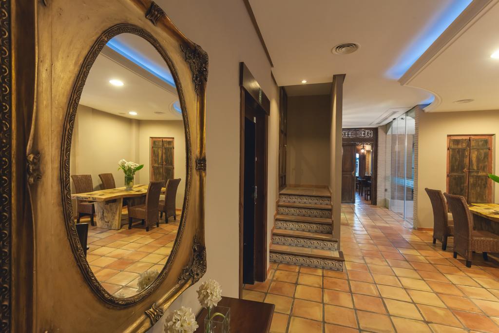 Hotel Hc Zoom Пособланко Экстерьер фото